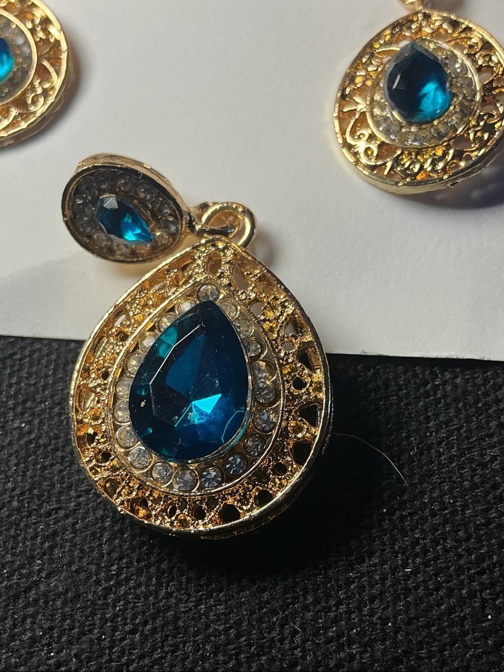 ⭐ Blue Teardrop Rhinestone Jewelry Set Gold Tone Earrings Pendant Glam - Thumbnail 3