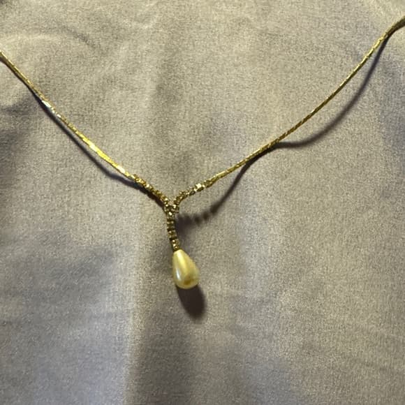 Elegant Gold Necklace with Pearl Pendant - Thumbnail 6