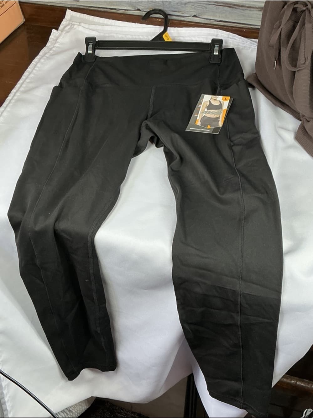 ★ NWT Black High Rise Pocket Leggings Athletic Workout Activewear - Thumbnail 4