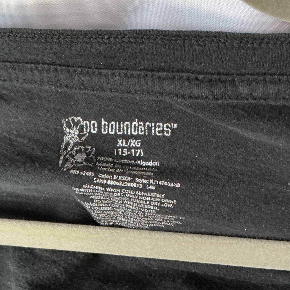 No Boundaries Black Short Sleeve Women's Top