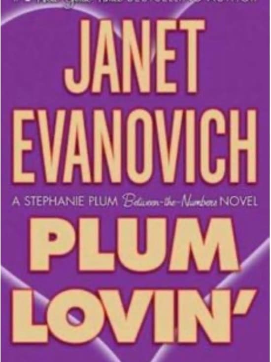 ★ Plum Lovin’ by Janet Evanovich Paperback Romantic Comedy Novel - Thumbnail 2