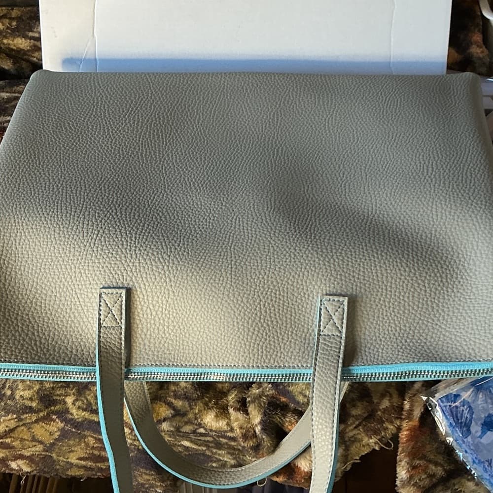 ⭐ Lululemon Cream Pebbled Tote Bag Large Carryall Shoulder Purse