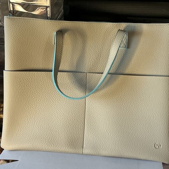 ⭐ Lululemon Cream Pebbled Tote Bag Large Carryall Shoulder Purse - Thumbnail 4