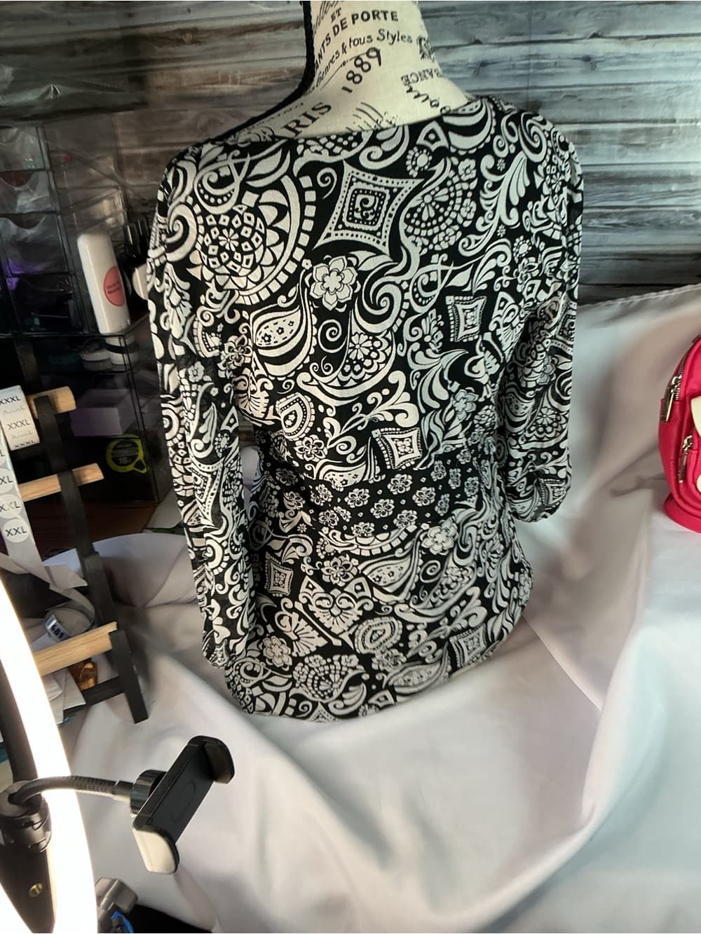 ★ Black & White Paisley Floral Peplum V-Neck Blouse Top Women’s - Thumbnail 4