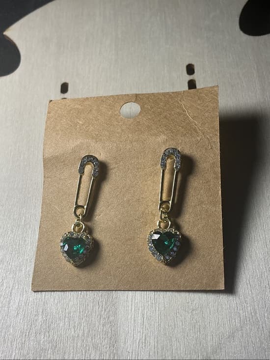 ⭐ Emerald Green Heart Drop Earrings Gold Tone Rhinestone Safety Pin - Thumbnail 10