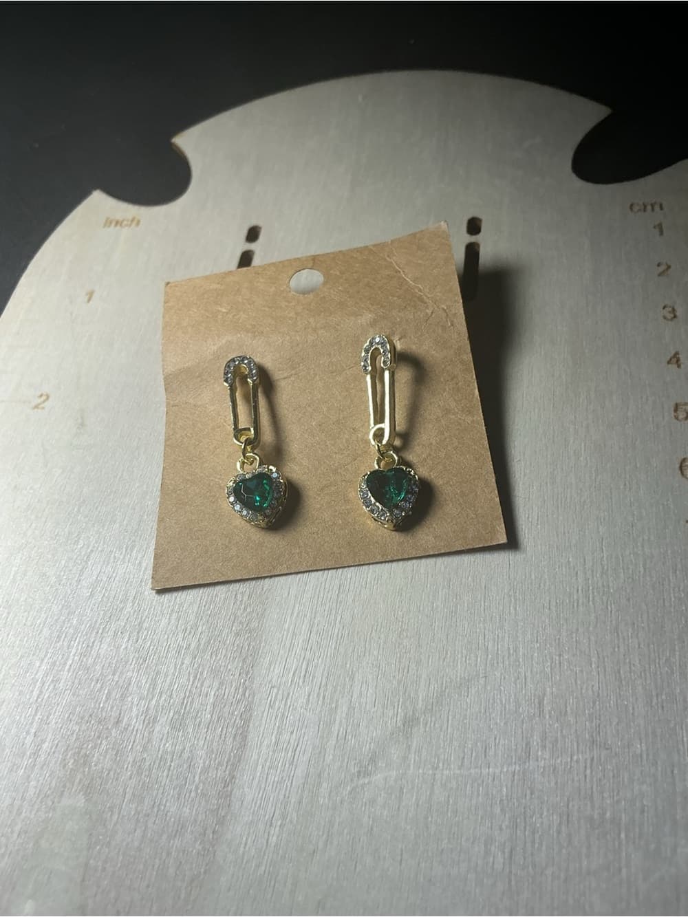 ⭐ Emerald Green Heart Drop Earrings Gold Tone Rhinestone Safety Pin - Thumbnail 3