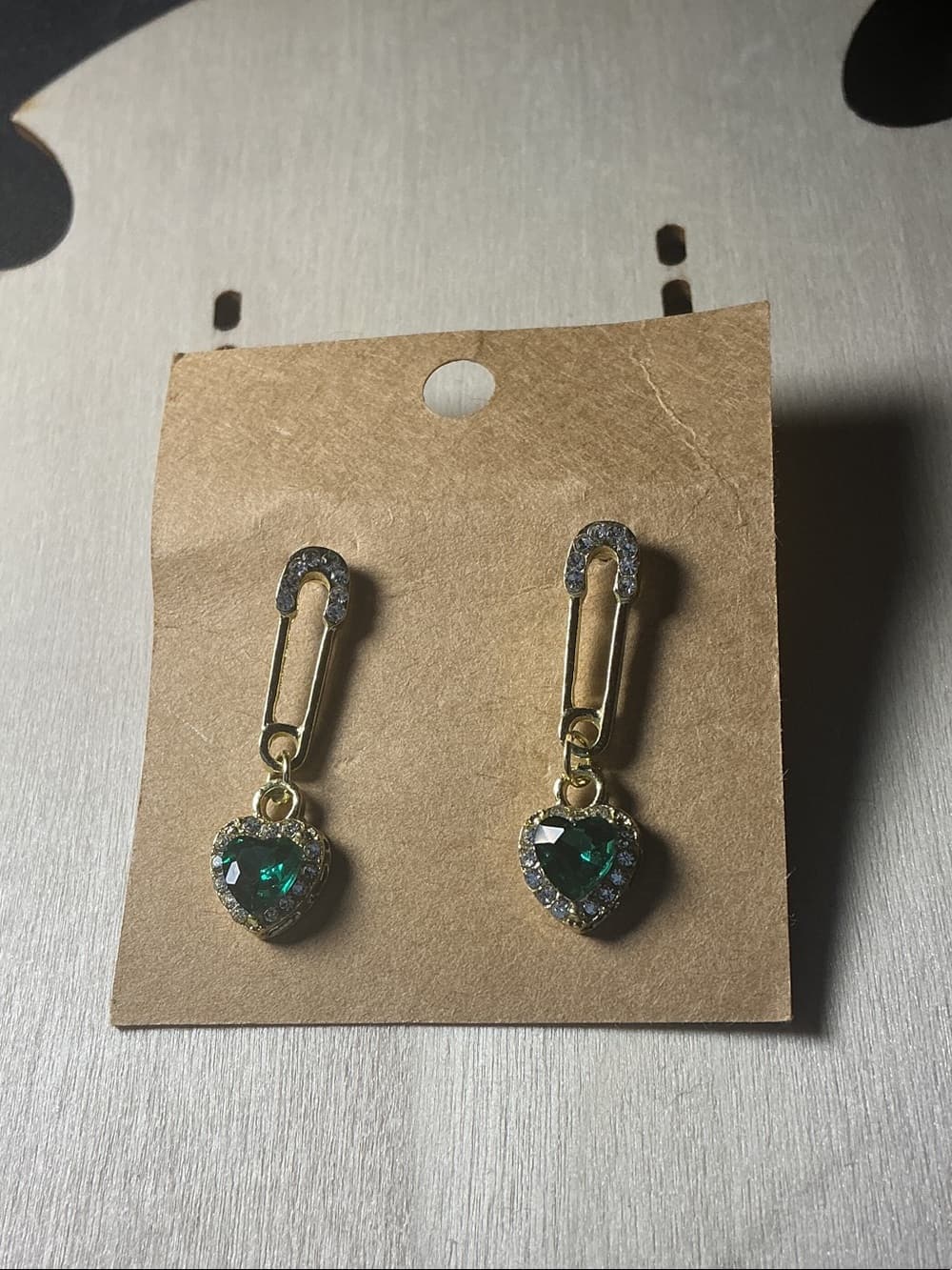⭐ Emerald Green Heart Drop Earrings Gold Tone Rhinestone Safety Pin - Thumbnail 9