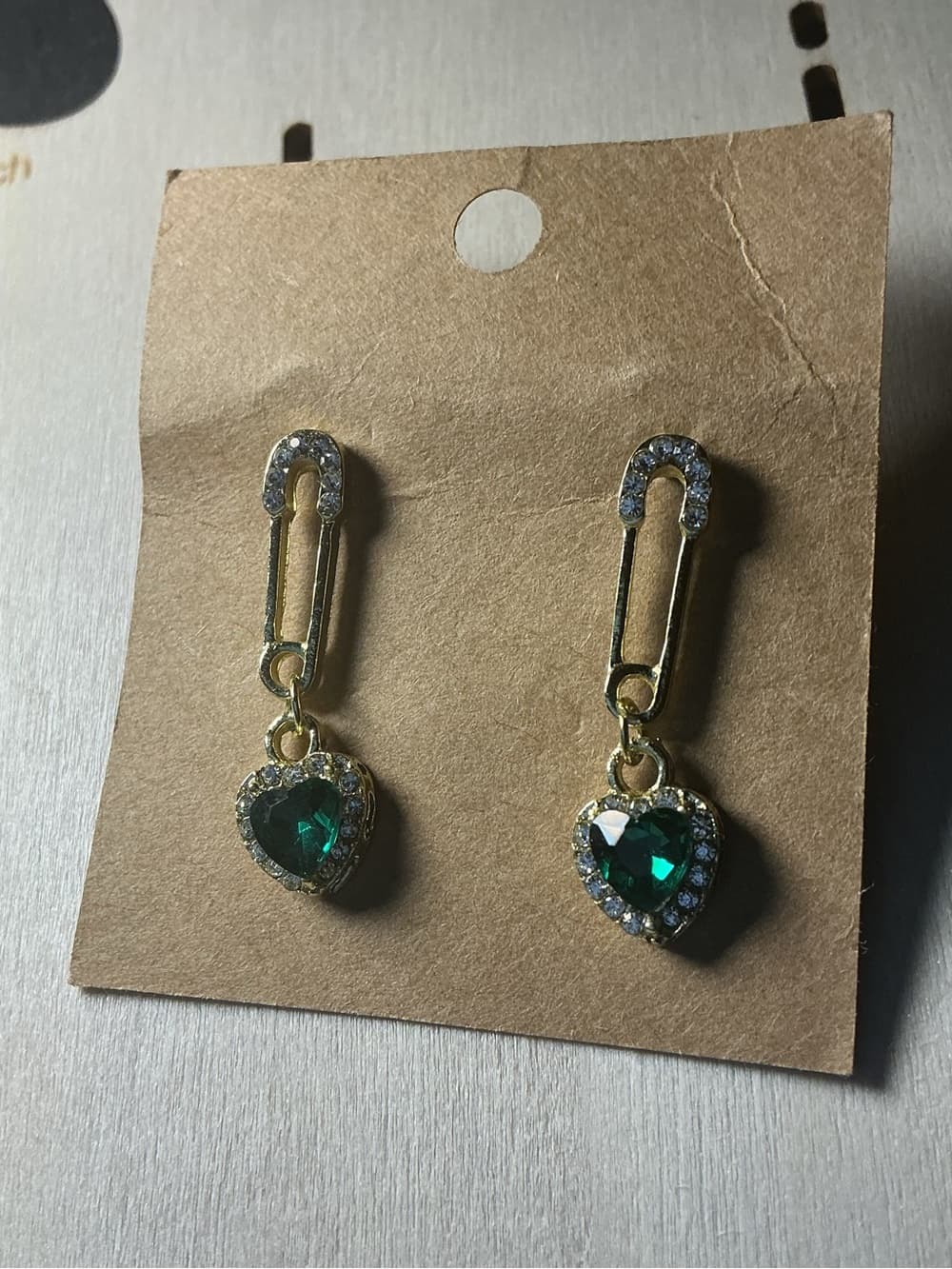 ⭐ Emerald Green Heart Drop Earrings Gold Tone Rhinestone Safety Pin - Thumbnail 7