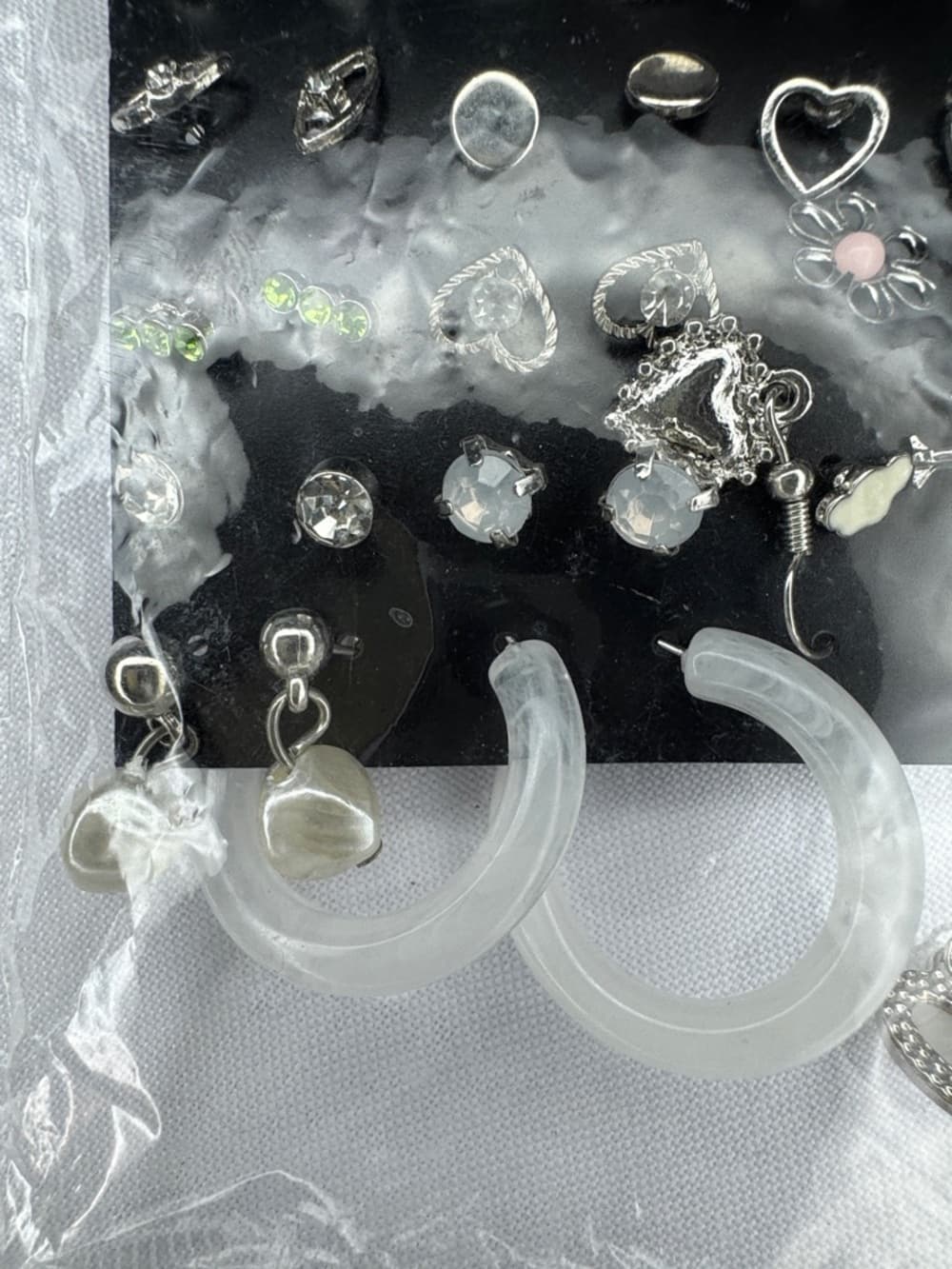 Fashion Earrings Lot 20+ Pairs Studs Hoops Dangle Mixed Styles - Thumbnail 4