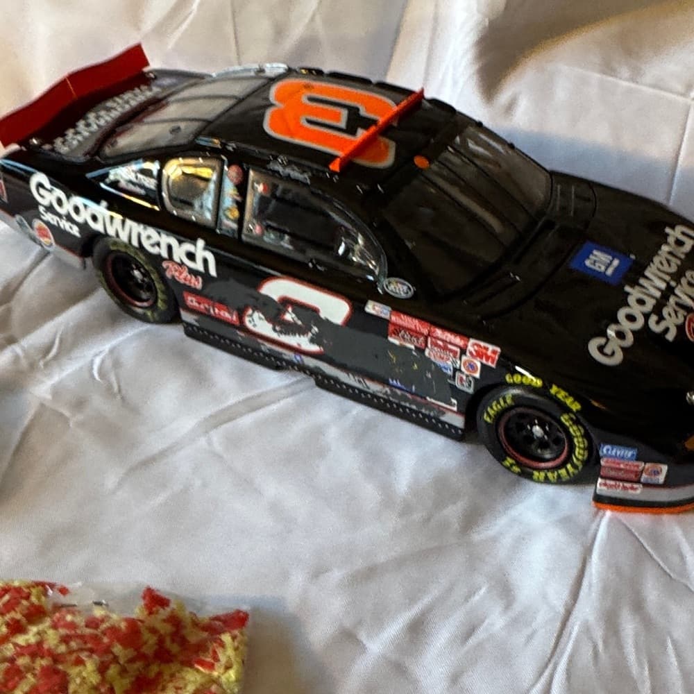 Goodwrench Service Diecast Model Car - Thumbnail 9