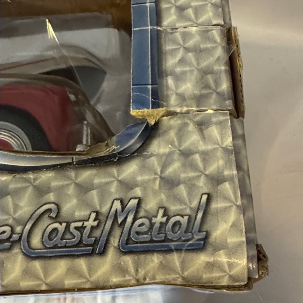 Classic Collection Die-Cast Model Truck - Thumbnail 5