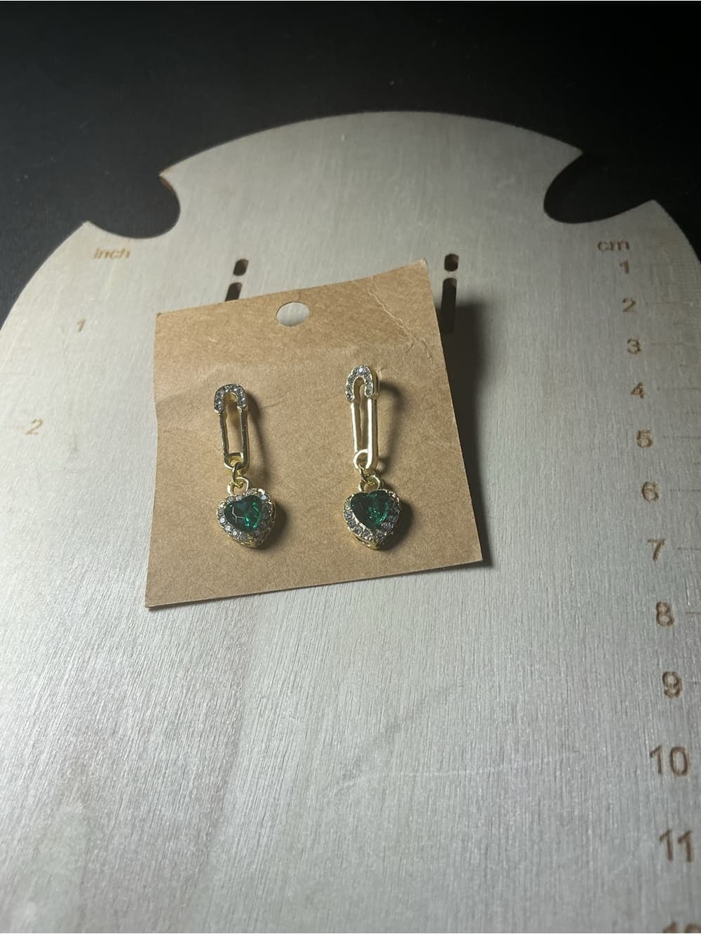 ⭐ Emerald Green Heart Drop Earrings Gold Tone Rhinestone Safety Pin