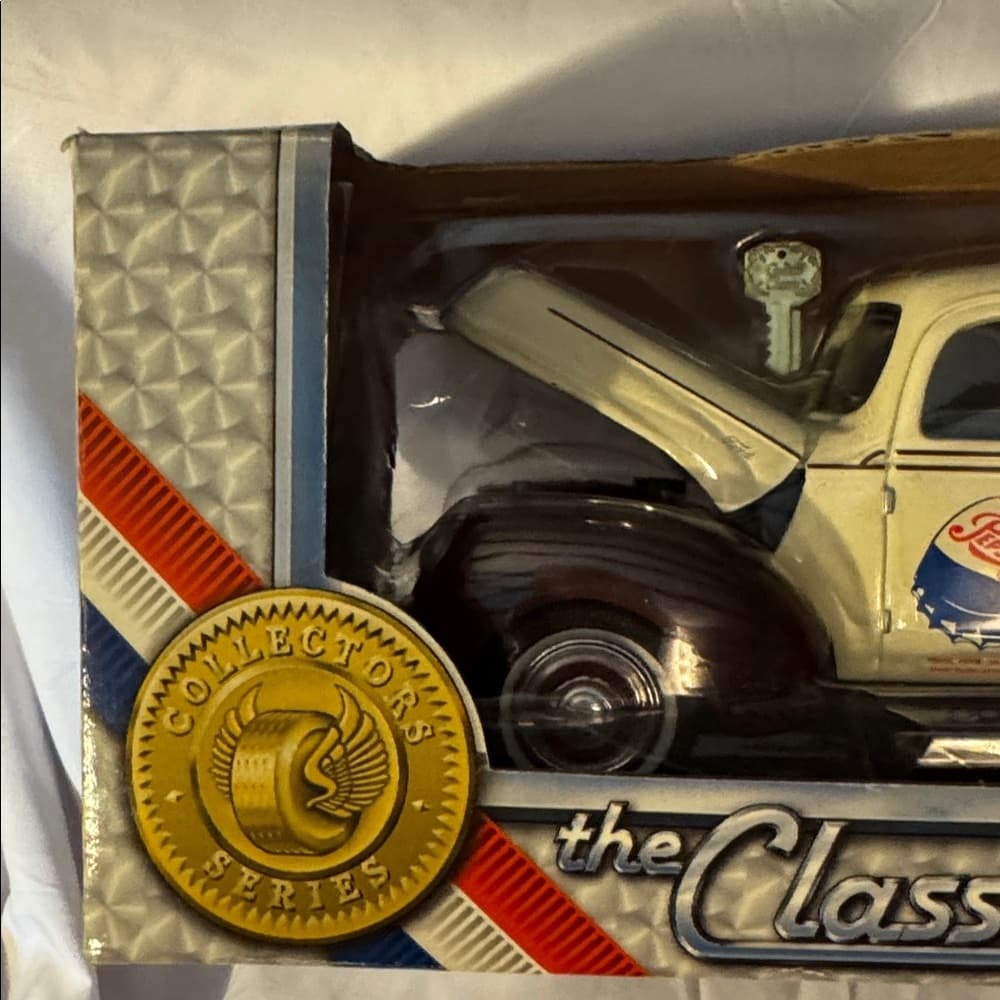 Classic Collection Die-Cast Model Truck - Cream and Brown