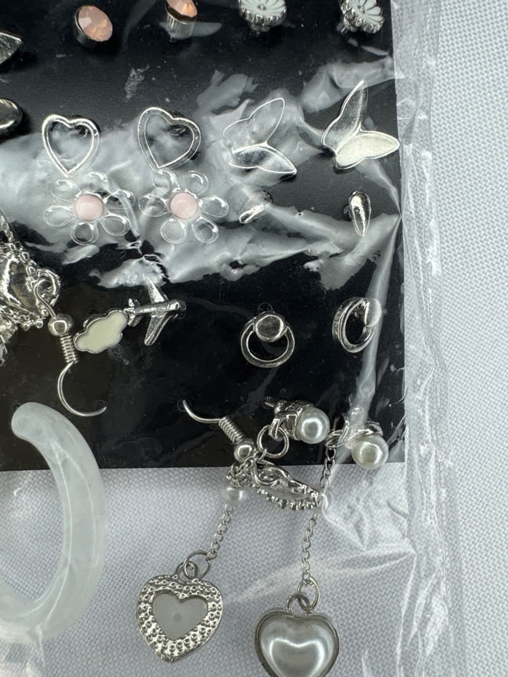 Fashion Earrings Lot 20+ Pairs Studs Hoops Dangle Mixed Styles - Thumbnail 3