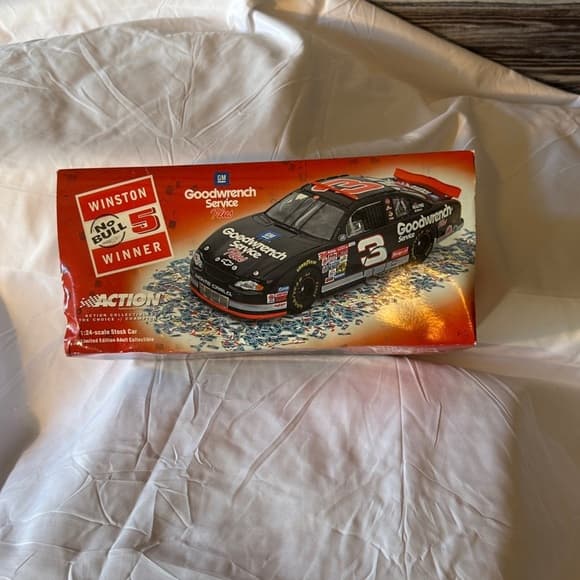 Goodwrench Service Diecast Model Car - Thumbnail 11
