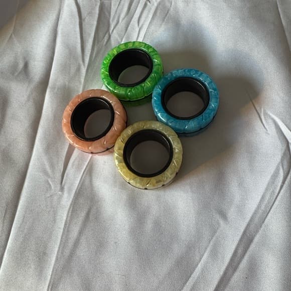 ★ Set of 4 Magnetic Fidget Rings Sensory Desk Toy Anxiety Relief - Thumbnail 5