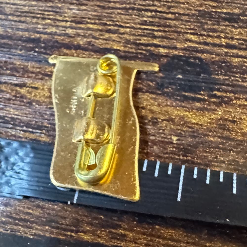 Vintage Irish Flag Pin - Thumbnail 2