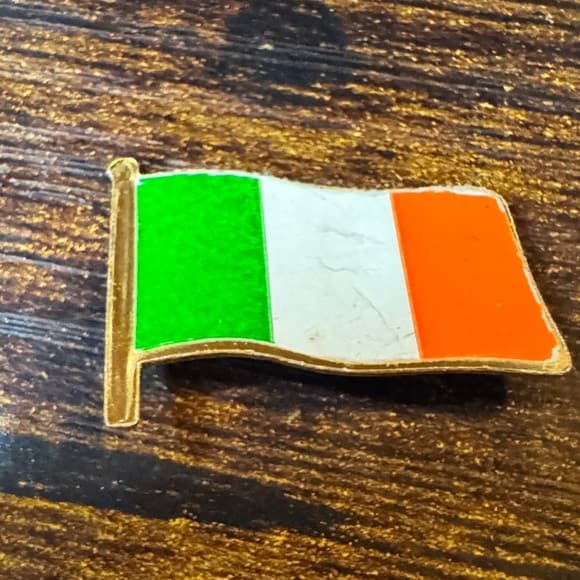 Vintage Irish Flag Pin - Thumbnail 4