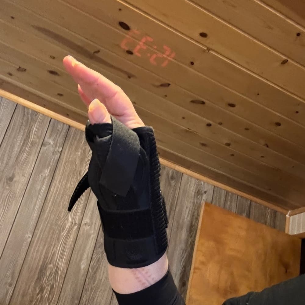 Black and Blue Wrist Support Brace - Thumbnail 8