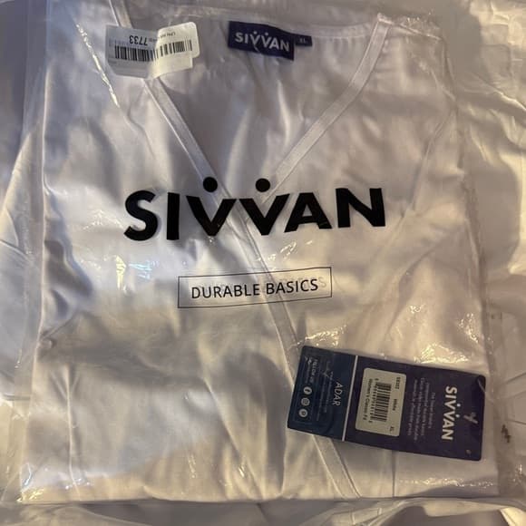 ★ NWT Sivvan White Medical Scrub Top XL V-Neck Healthcare Uniform - Thumbnail 6