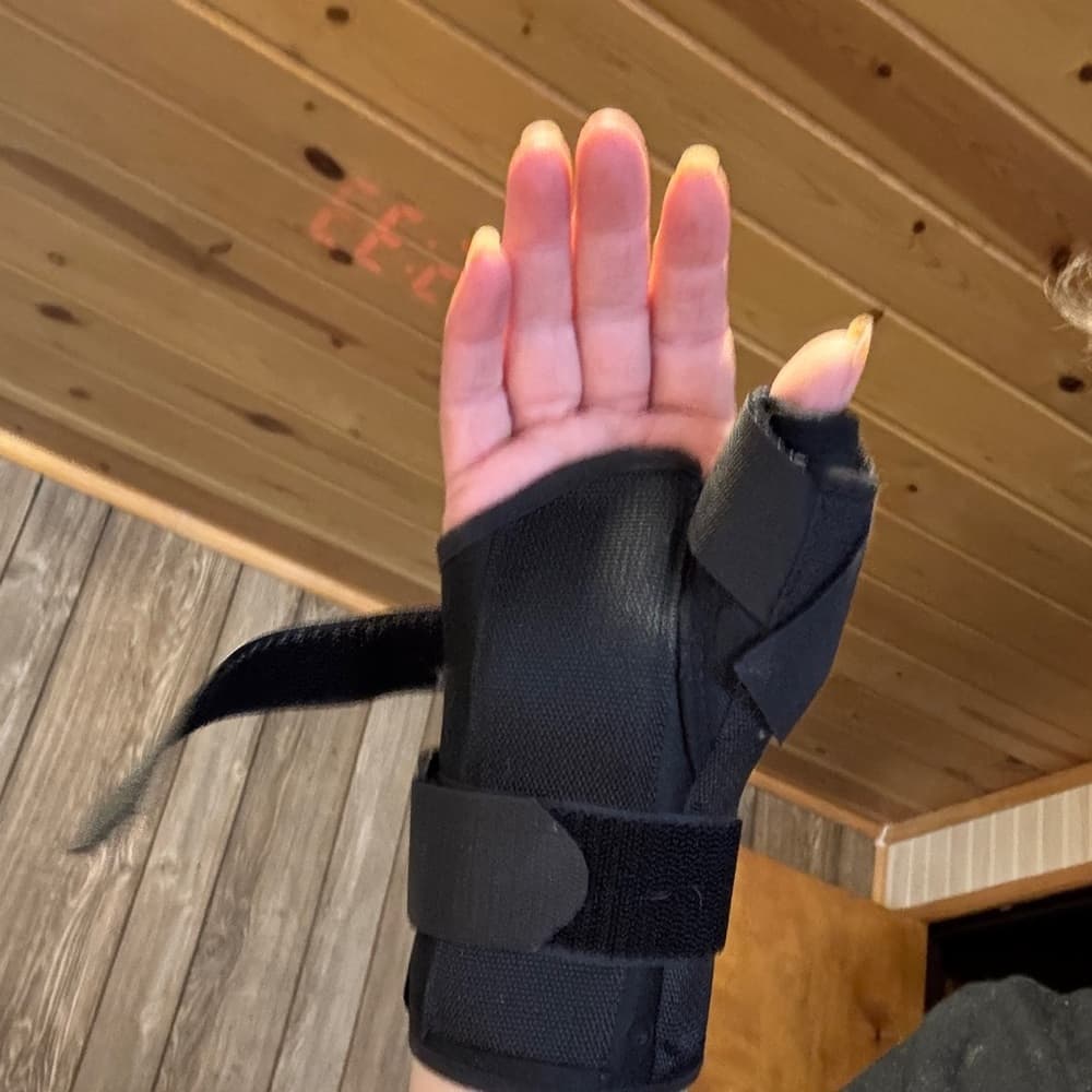 Black and Blue Wrist Support Brace - Thumbnail 6