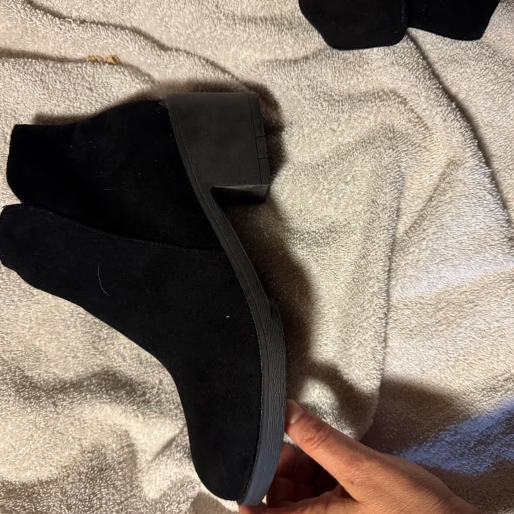 Elegant Black Ankle Boots - Thumbnail 3