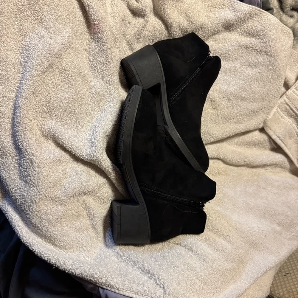 Elegant Black Ankle Boots - Thumbnail 6