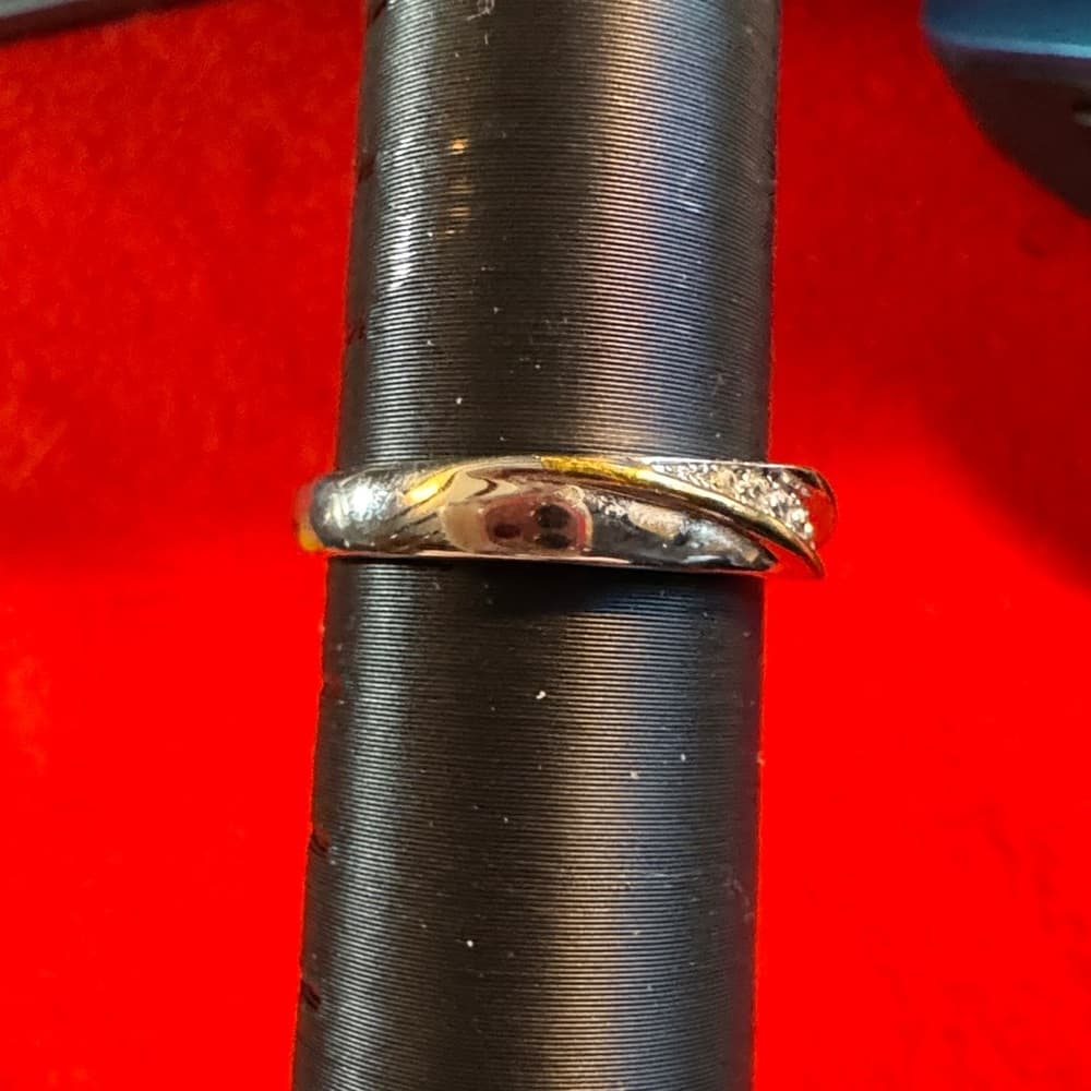 Elegant Gold and Silver Women's Ring