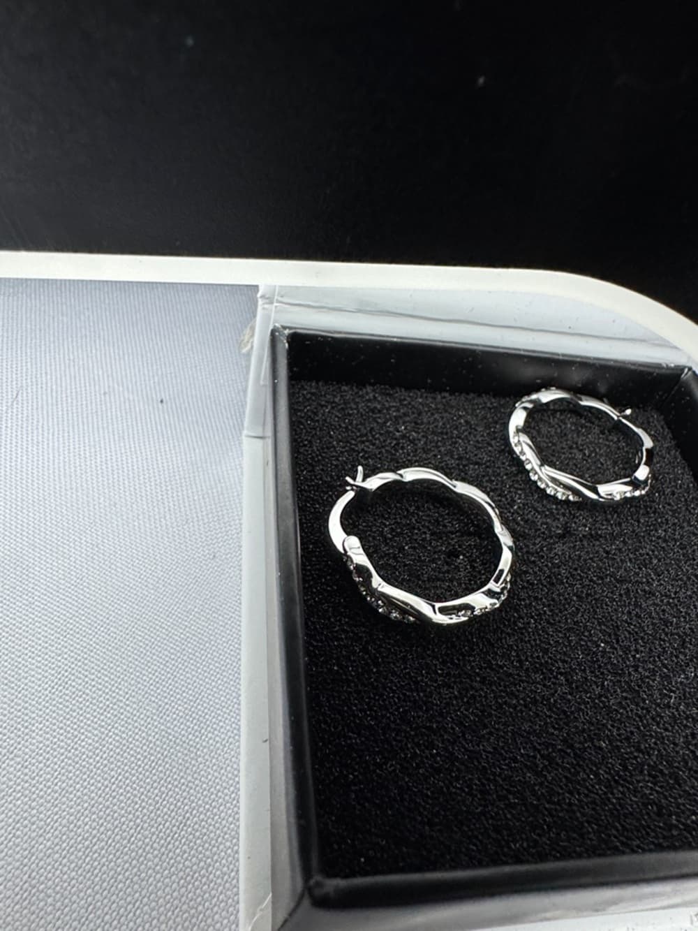 Cate & Chloe Silver Tone Hoop Earrings Rhinestone Gift Box - Thumbnail 4