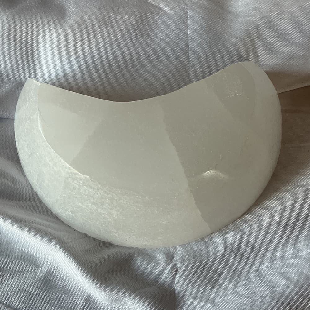 Elegant White Crescent Home Accent - Thumbnail 3