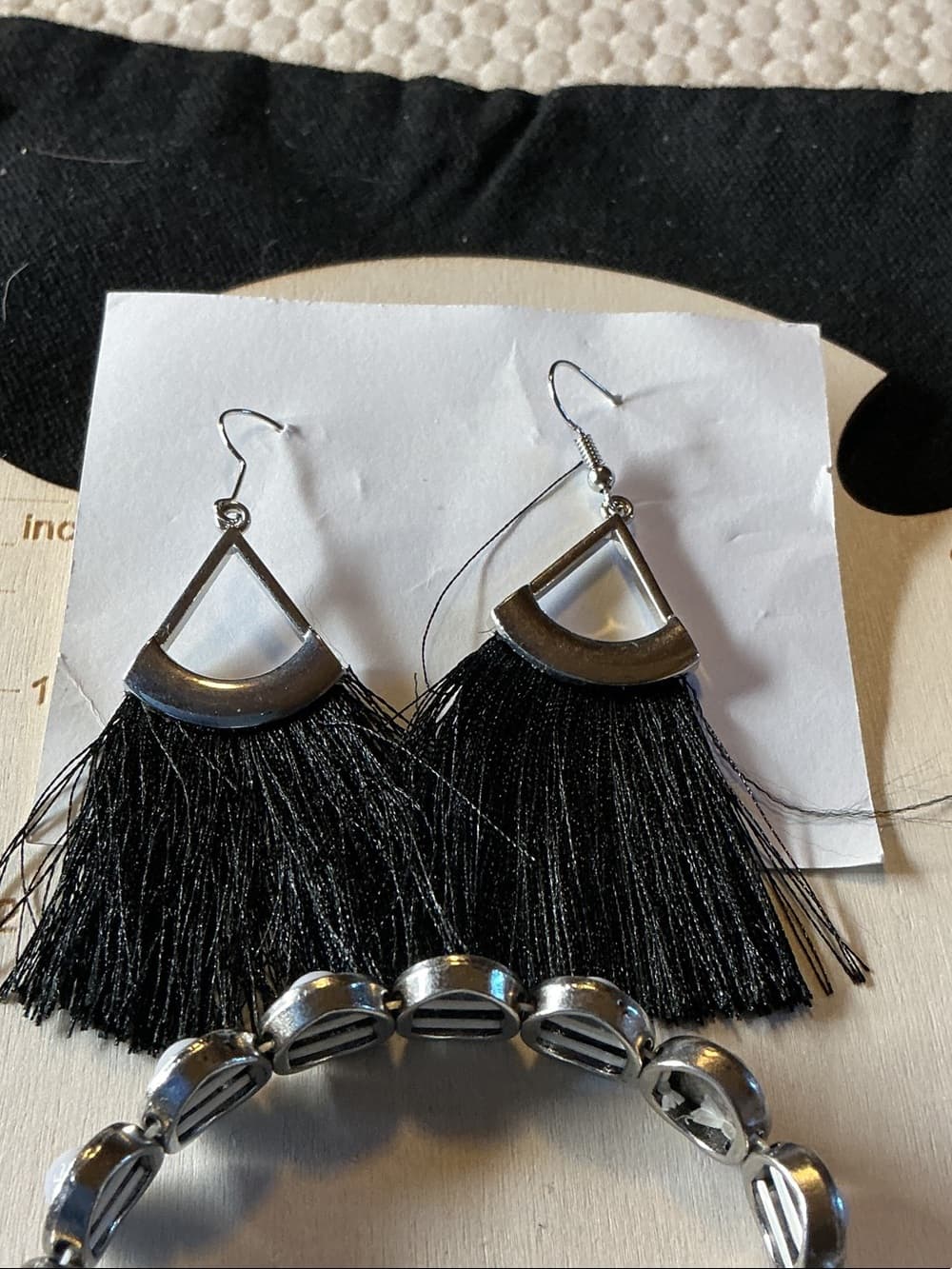 ★ Boho Black Tassel Earrings & Silver Stretch Bracelet Set - Thumbnail 4