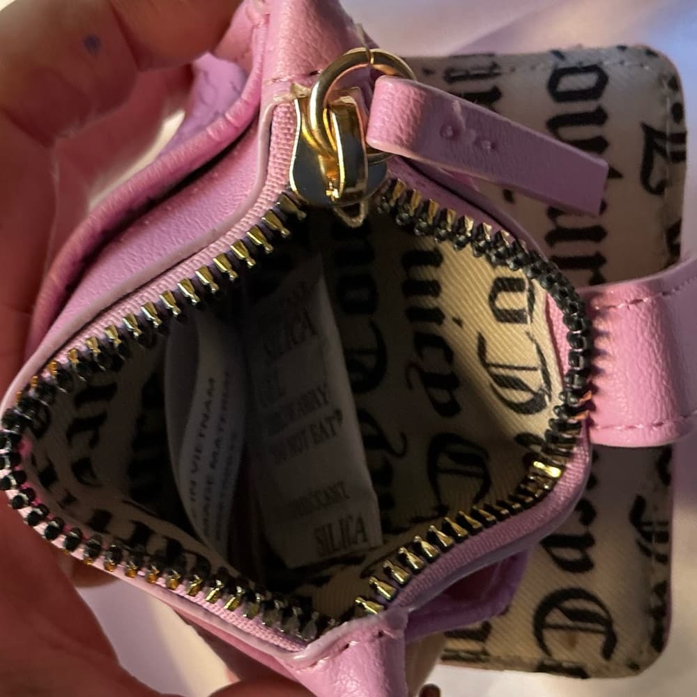 ★💖 Juicy Couture Pink Embossed Logo Wallet Card Holder Wristlet - Thumbnail 5