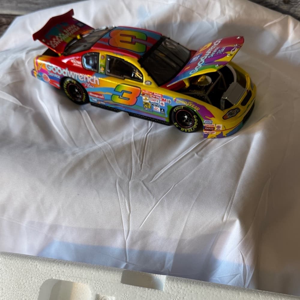 Service Plus Die-Cast Car with Multicolor Design - Thumbnail 8