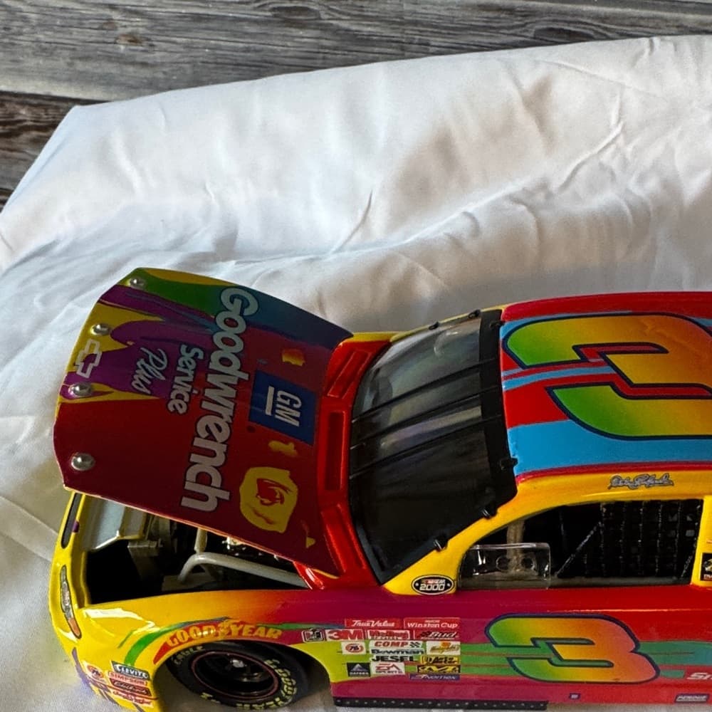 Service Plus Die-Cast Car with Multicolor Design - Thumbnail 6