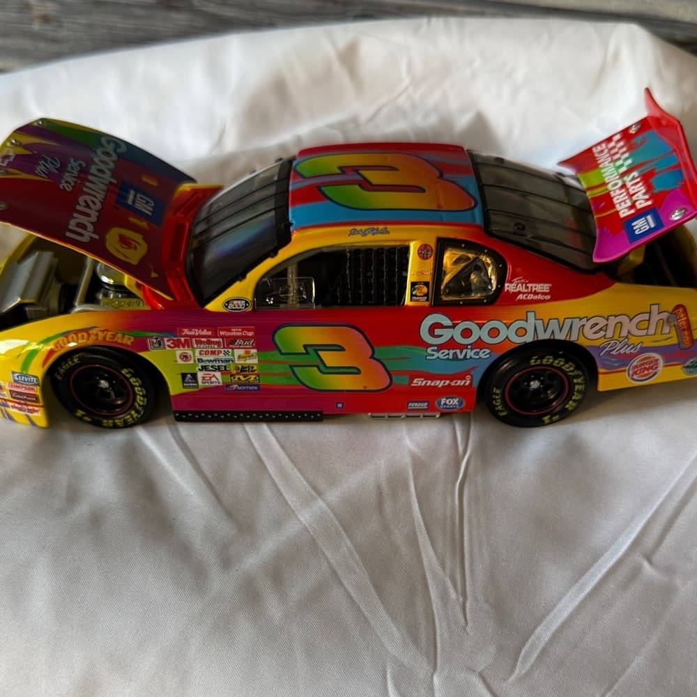 Service Plus Die-Cast Car with Multicolor Design - Thumbnail 4