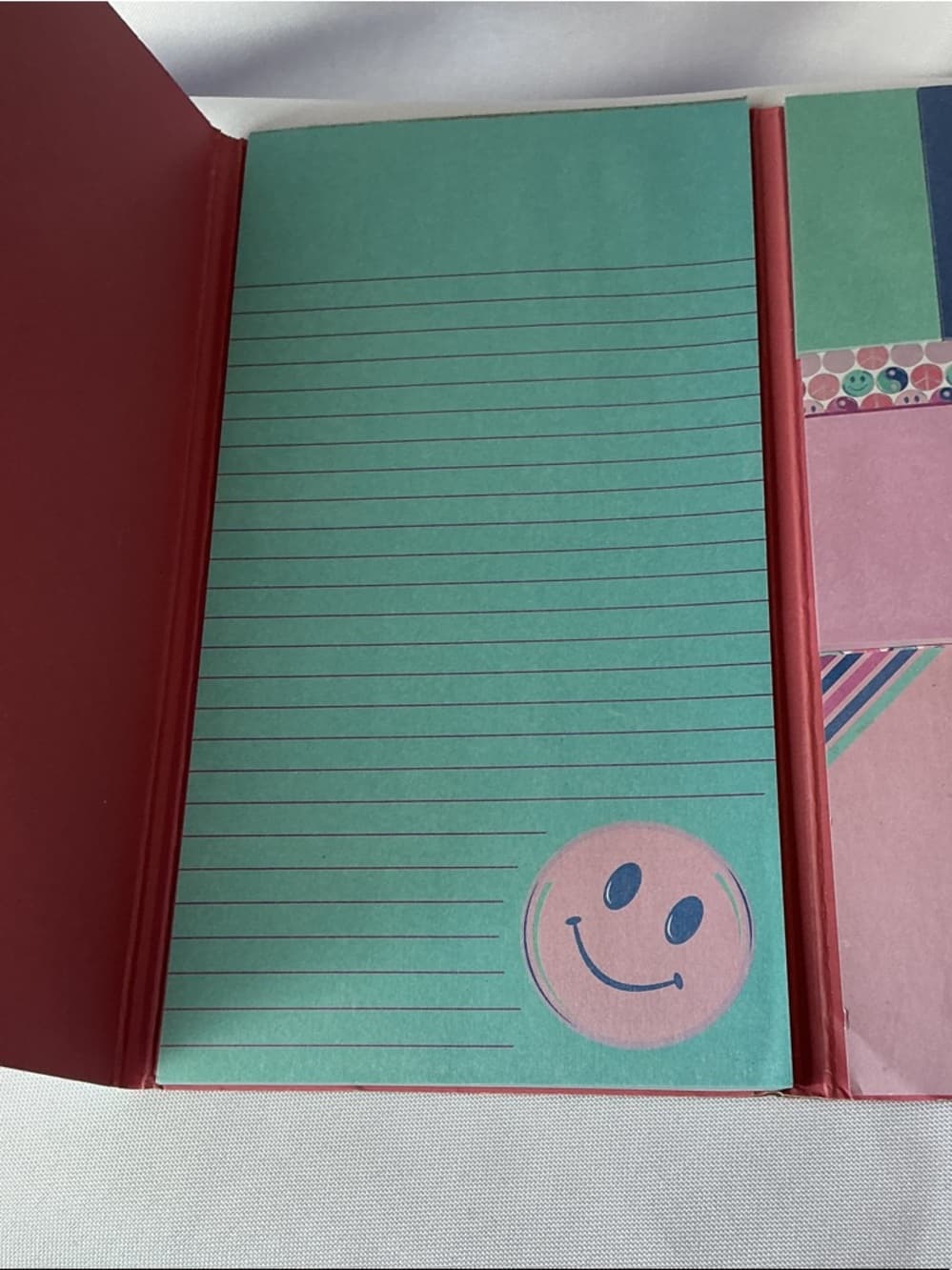 Smiley Face Retro Stationery Set Folder Notepad Sticky Notes Y2K - Thumbnail 2
