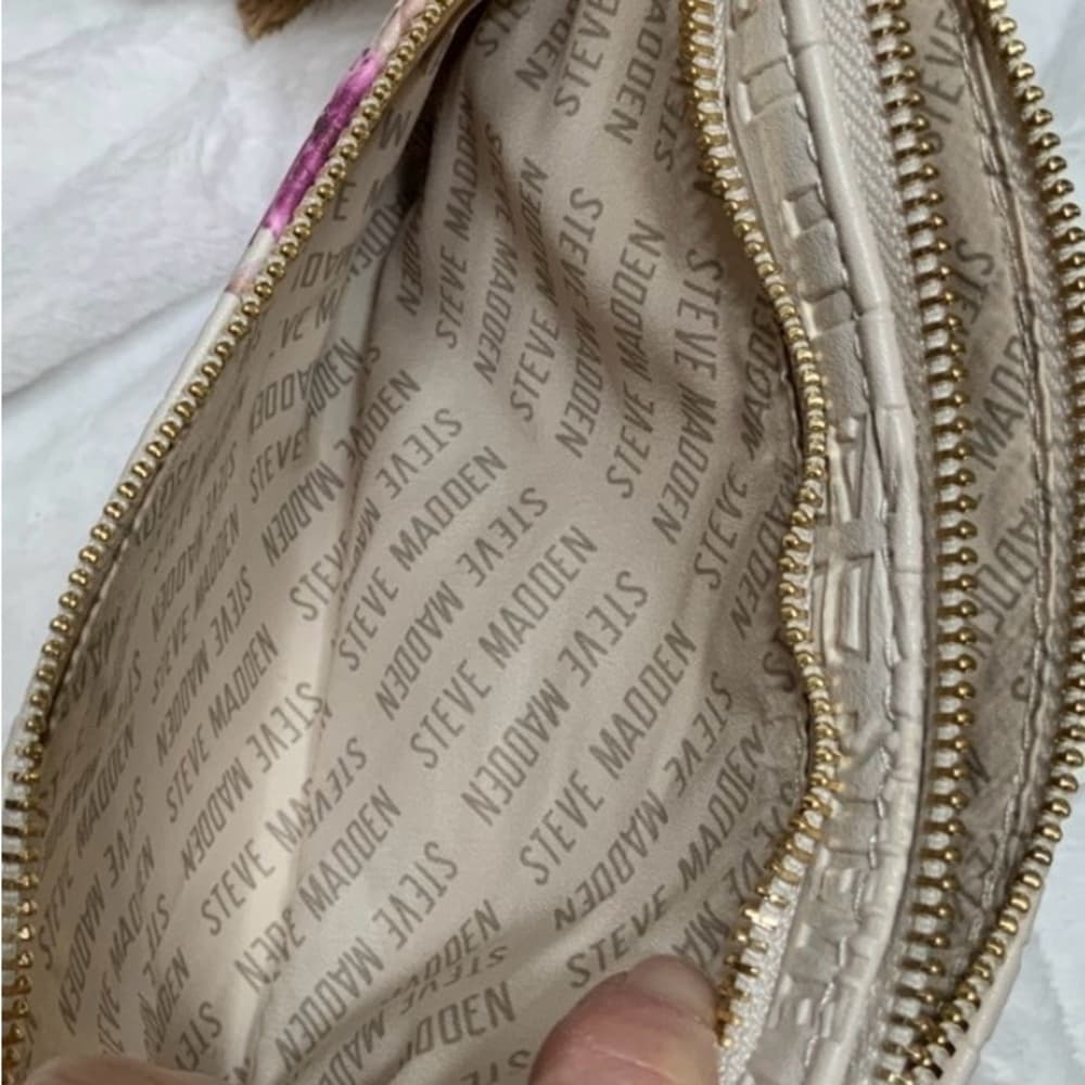 ⭐ Steve Madden Floral Logo Wristlet Wallet Double Zip Organizer NWT - Thumbnail 3