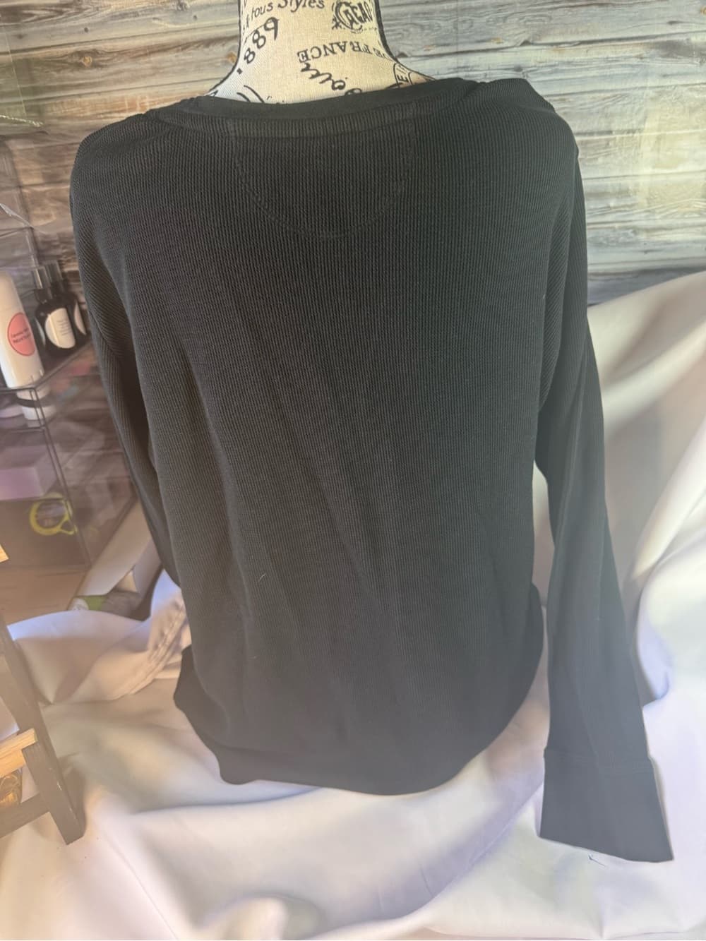 ⭐️Women's Black Ribbed Button Henley Sweater - Thumbnail 3