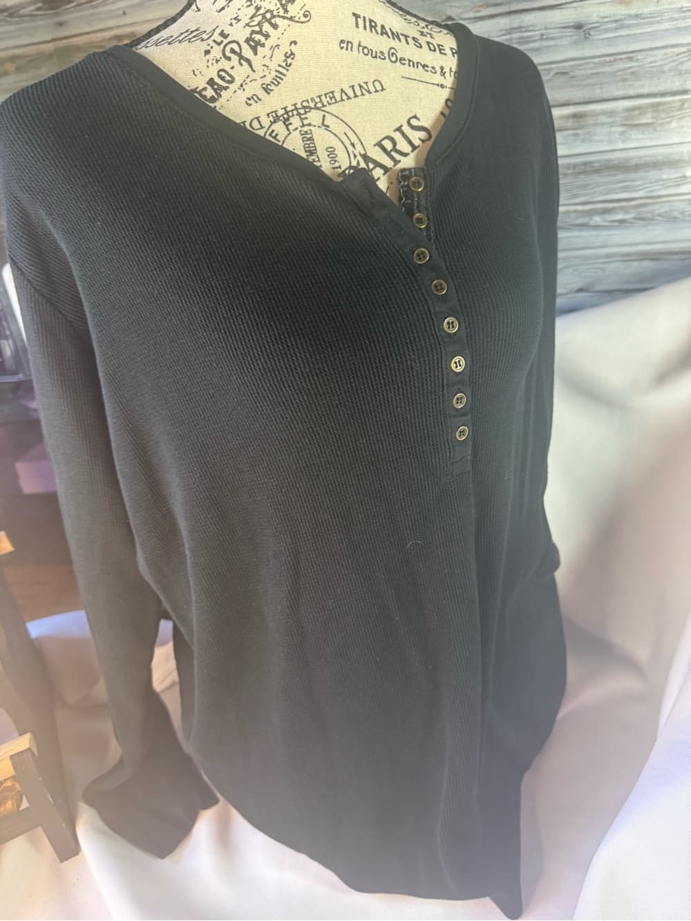 ⭐️Women's Black Ribbed Button Henley Sweater