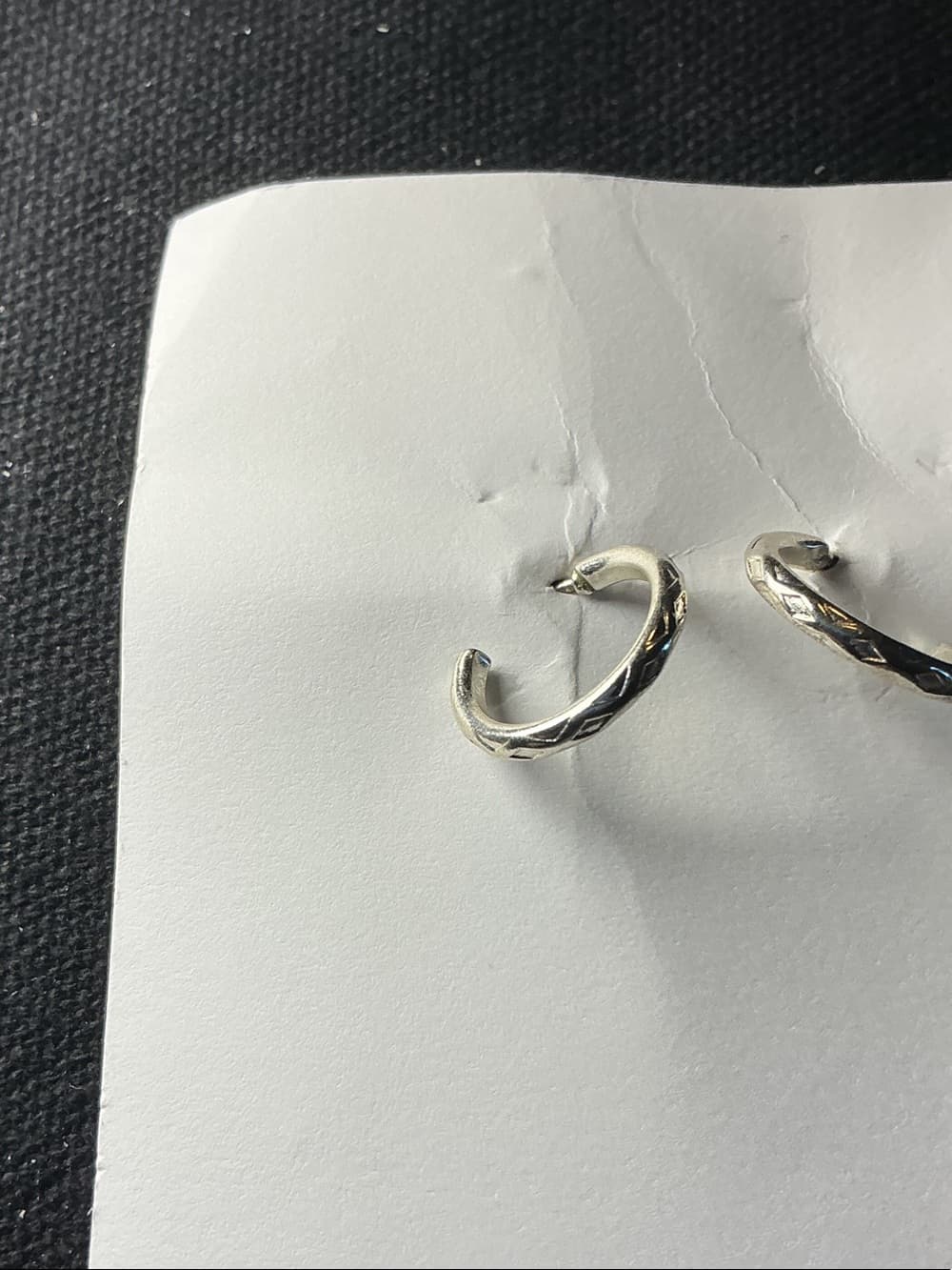 ⭐ Silver Tone Twisted Hoop Earrings Black Enamel Minimalist Boho - Thumbnail 2