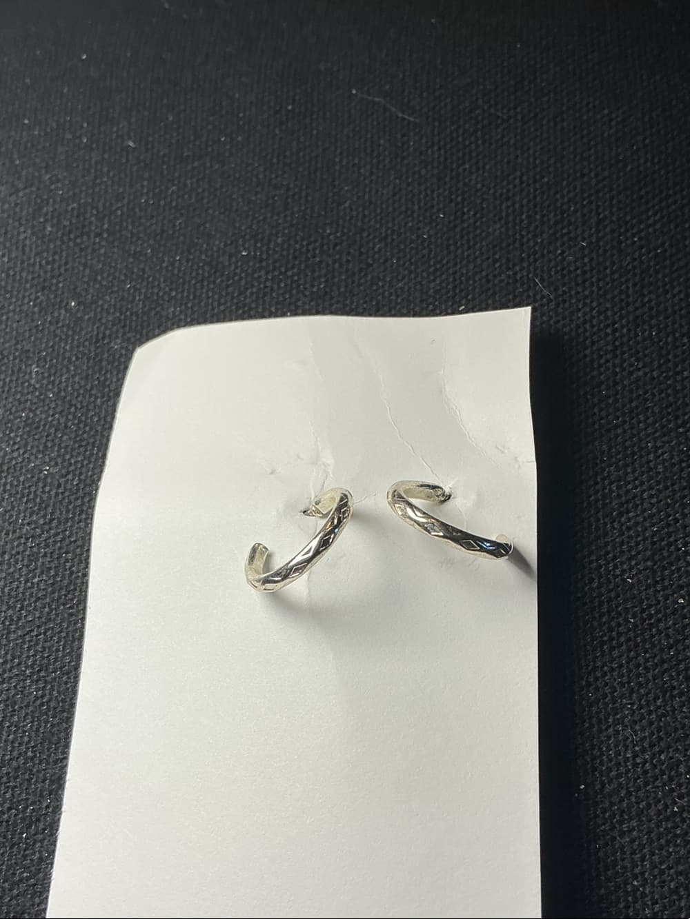 ⭐ Silver Tone Twisted Hoop Earrings Black Enamel Minimalist Boho - Thumbnail 5