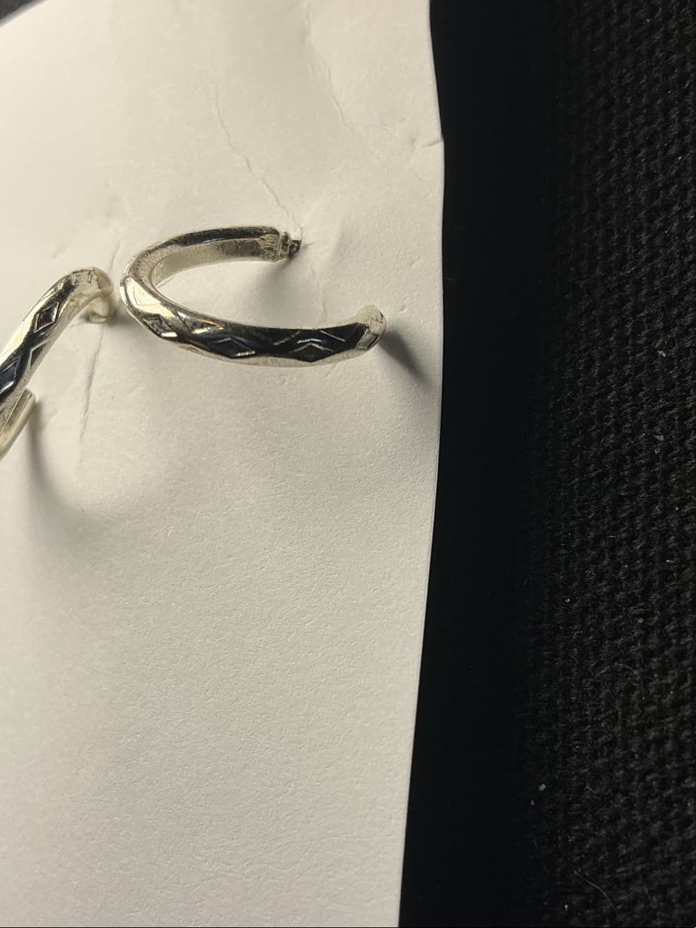 ⭐ Silver Tone Twisted Hoop Earrings Black Enamel Minimalist Boho - Thumbnail 4