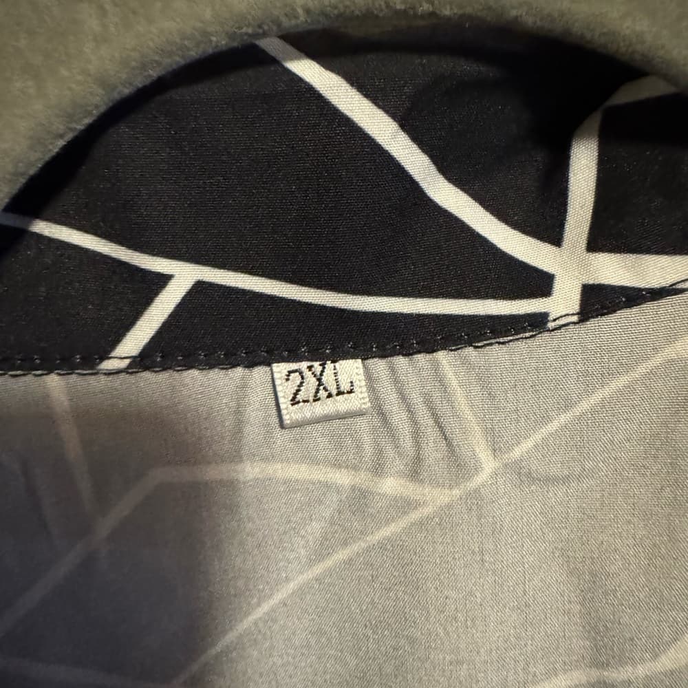 Geometric Black and White Women's Top - Thumbnail 2