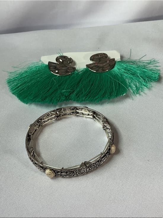 Green Feather Fringe Statement Earrings and Silver-Tone Filigree Bracelet Set - Thumbnail 6