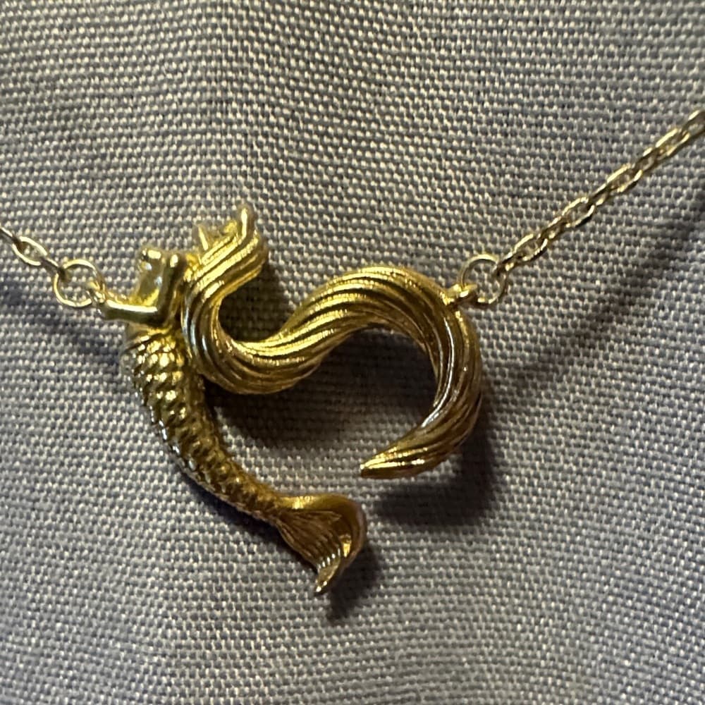 Chic Gold Heart Pendant Necklace