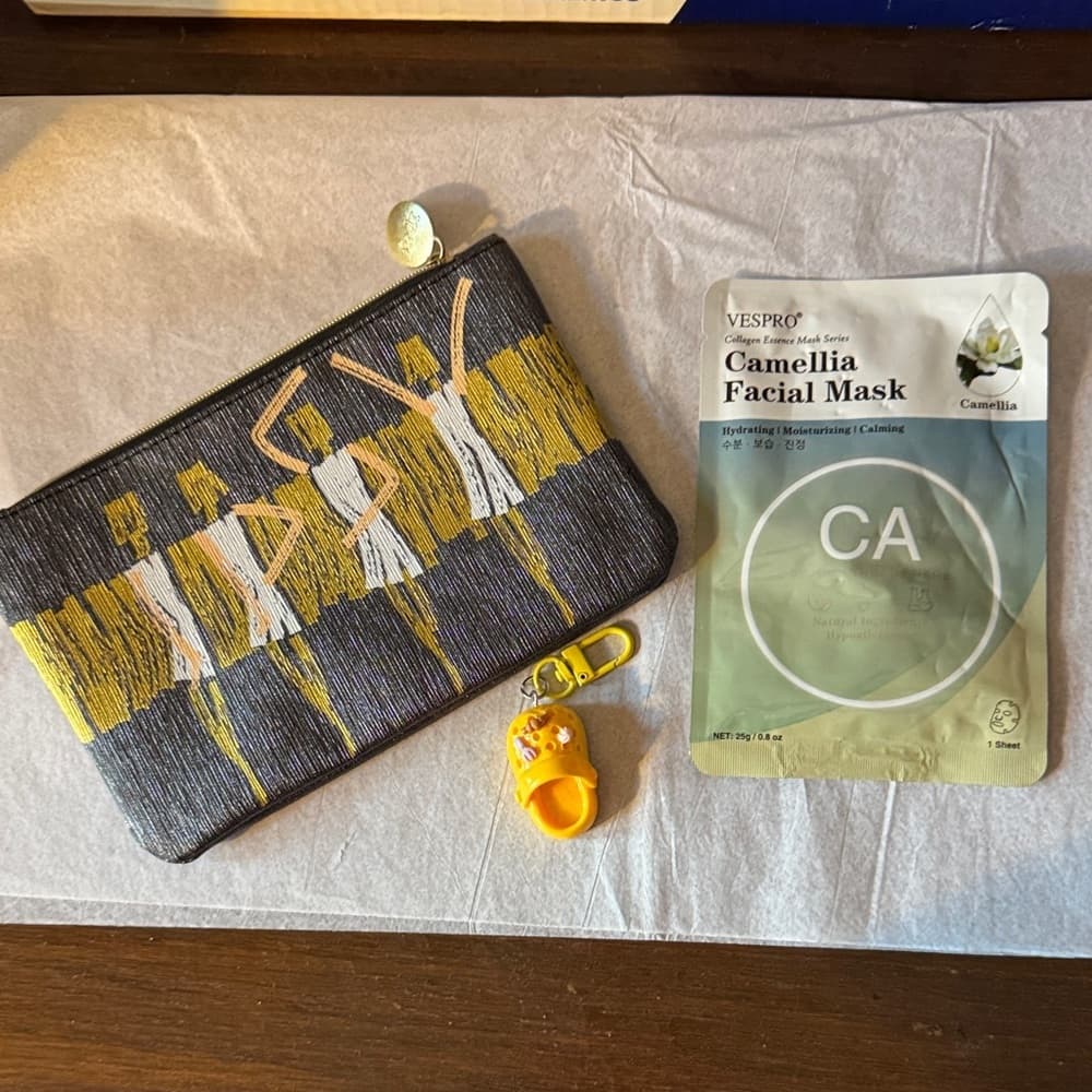 Gray and Yellow Dance-Themed Pouch - Thumbnail 5