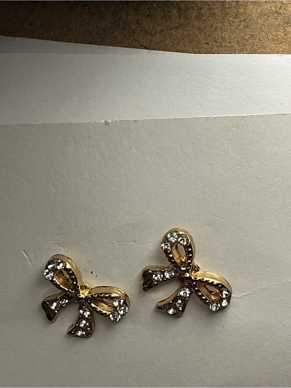 ⭐ Gold Tone Rhinestone Bow Stud Earrings Feminine Coquette Glam - Thumbnail 5