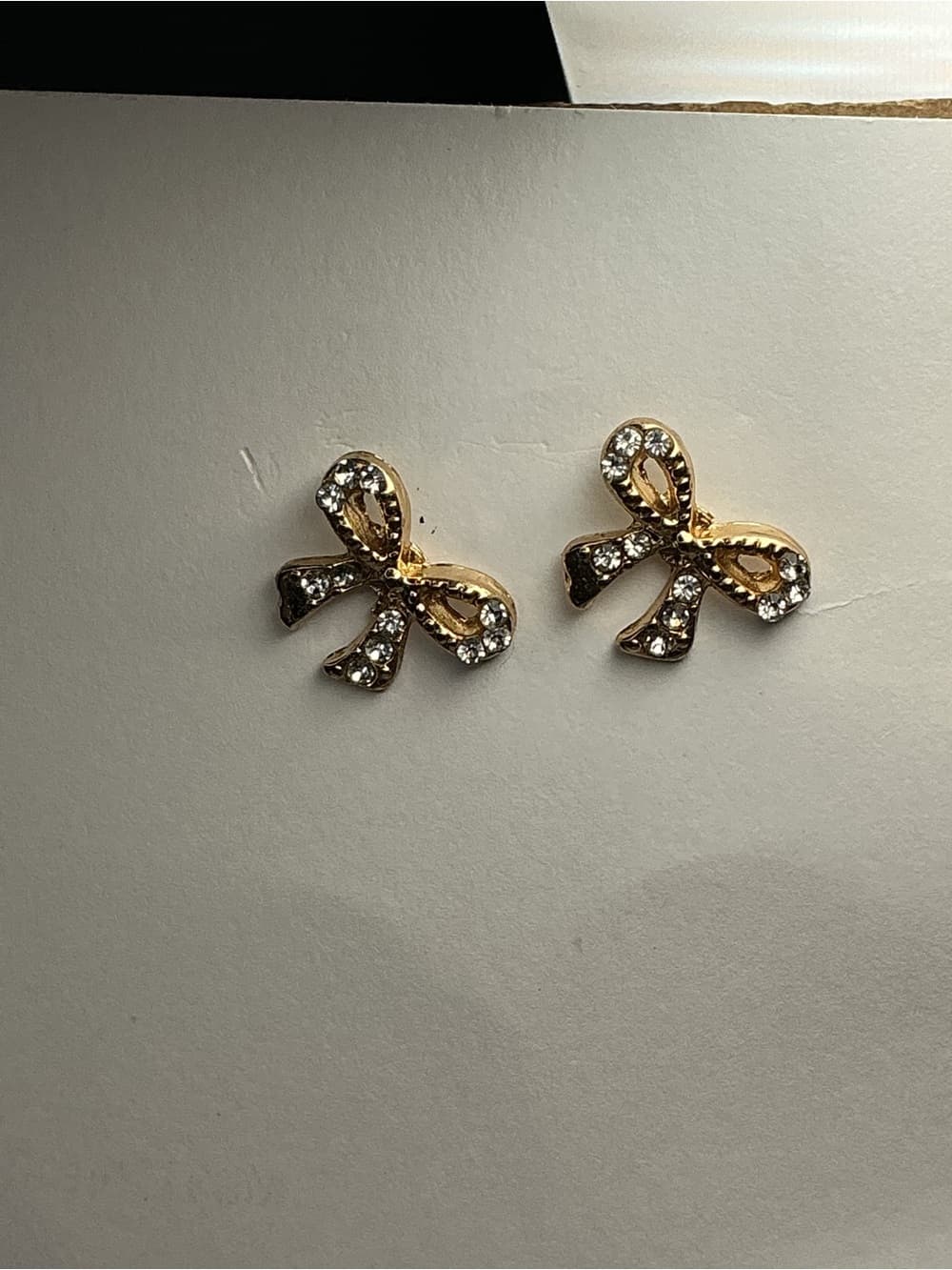 ⭐ Gold Tone Rhinestone Bow Stud Earrings Feminine Coquette Glam - Thumbnail 3