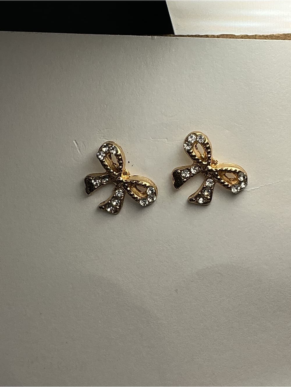 ⭐ Gold Tone Rhinestone Bow Stud Earrings Feminine Coquette Glam - Thumbnail 4