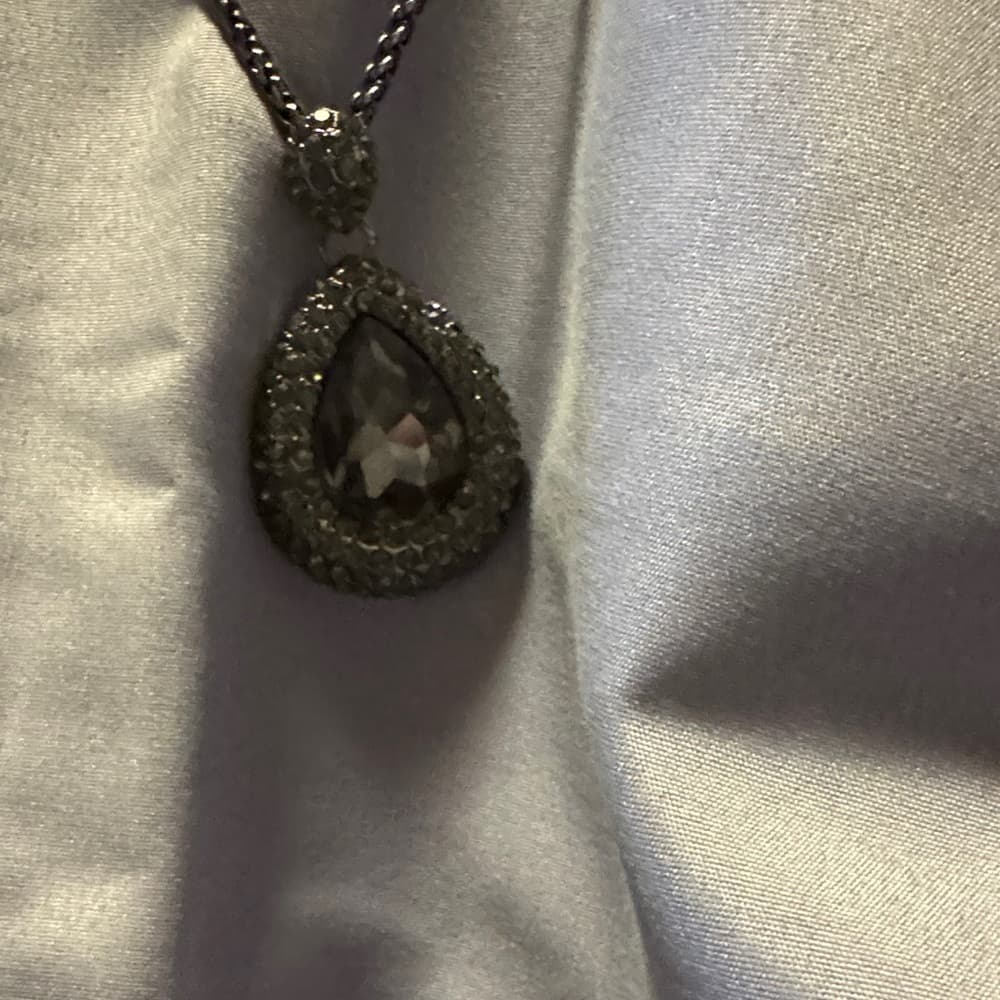 Elegant Silver Pendant Necklace - Thumbnail 5
